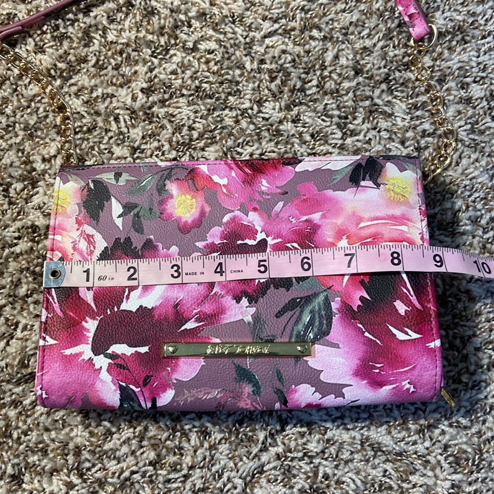 Betsy Johnson Dani Mauve Pink Floral Crossbody Bow Chain Strap Purse Wallet - Picture 12 of 15